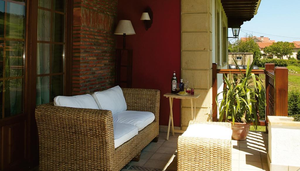 Hotel Posada La Robleda (Adults Only) Арнуеро Екстериор снимка