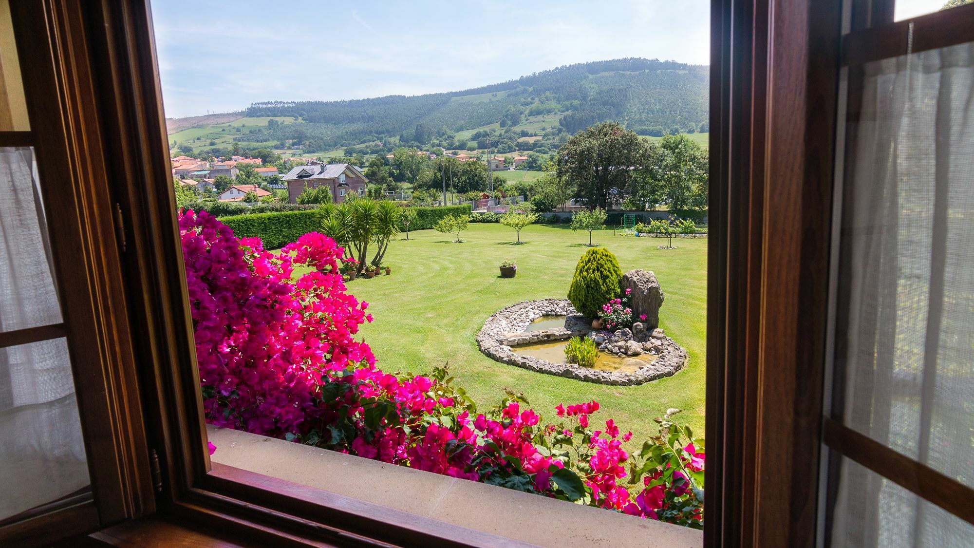 Hotel Posada La Robleda (Adults Only) Арнуеро Екстериор снимка