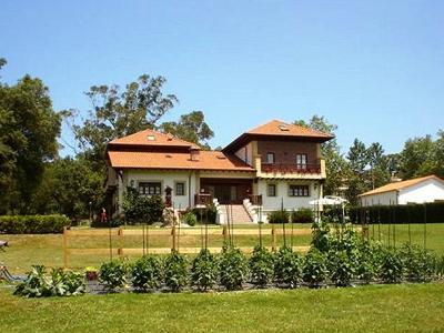 Hotel Posada La Robleda (Adults Only) Арнуеро Екстериор снимка
